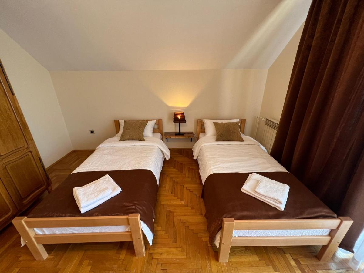 Interinn Luxury Villa Paracin Exterior photo